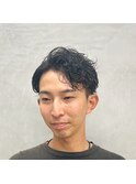 ウェットな質感と強めのカールで魅せる◎ワイルドパーマ