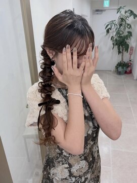 ディティカ ティア(Dityca tia) 写真映え♪サイド編みおろし【Shiraha】