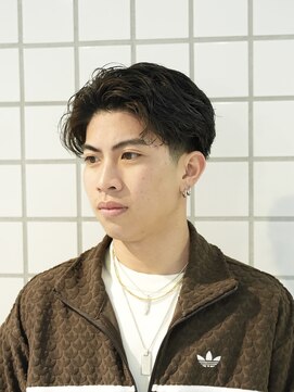 ヘア アトリエ ホロウ 堀江(HAIR ATELIER HOLLOW) Effortless Center Part《ラフセンターパート》