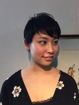 イケノウエ(ikenoue') 黒髪ベリーショート