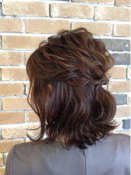 ハイジ(hairsalon Hyge) 華やかハーフアップアレンジ