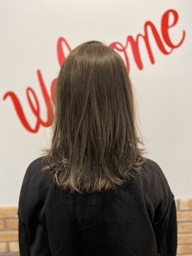 ルーツ(Root) 透明感グレージュ大人可愛いミディアム