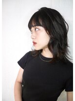 シュシュ(shushu)&nbsp;旬の外ハネウルフヘア【有海一生】