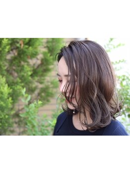 【大人ならではのかわいい（Girly）×洗練（Mode）がミックスされたGirly Mode Styleを提案】