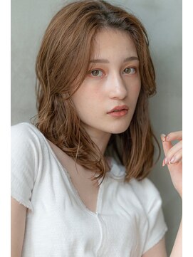 ドットハリス(.Hallis) 大人かわいい/小顔/ミディアムレイヤー/20代30代40代