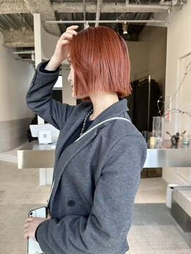 ステン(sten) オレンジブラウン ぱつっと切りっぱなしボブ