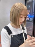 ぱつっとボブ×ミルクティーベージュ