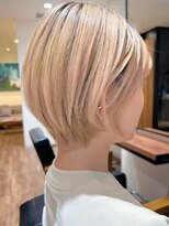 フルショウ 梅田(FURUSHO) 全頭ブリーチミニボブレイヤー耳かけボブシャンパンベージュ
