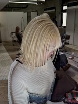 ヲタク(wotaku.)&nbsp;ブロンドヘア抜きっぱなしブロンドトリプルカラーケアブリーチ