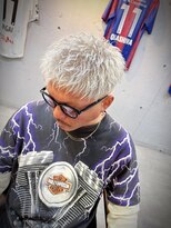 メンズ ラピス(Men's Lapis) 短髪　メンズショート　フェードカット　ほわいとからー
