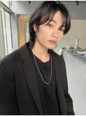 韓国ヘア　ウルフ　センターパート　黒髪