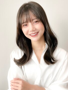 レア 表参道(L'ea) 大人ガーリーダークアッシュ似合わせカットミディアムレイヤー