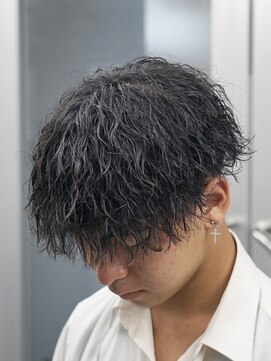 オーバル ジングウマエ(OVARL jingumae) 縦落ちパーマツイストスパイラルシャドウパーマフェザーパーマ