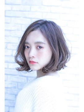 パースィート 目黒(pursuit) デザインカラー  エアリー 切りっぱなしボブ ナチュラルグレー