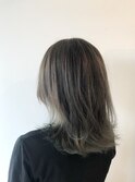 ミディアム×ナチュラルバレイヤージュカラー