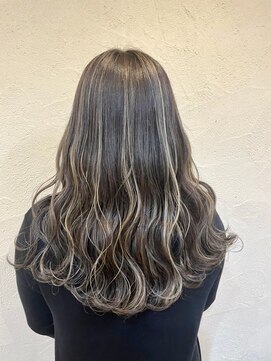 フィックスヘアー なんば(FIX-hair) グレージュアッシュハイライト!フレンチガーリー/グレーベージュ