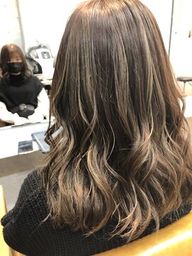 ココ 西葛西南口店(COコ) 筋感ハイライトでオシャレ度アップ!