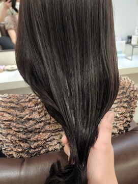 インビテーション(invitation) アッシュブラウン