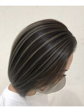 【脱白髪染めハイライト】94%ダメージレスファイバープレックスブリーチで負担を最大限抑た白髪カラーに☆