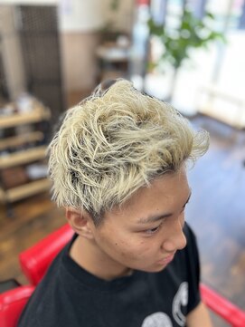 バーバー アオ(Barber AO) ツーブロックツートンスタイル
