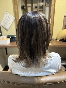 ミーツ meets+ 肩ラインに合わせたミディアムボブスタイル