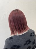 チェリーピンクにボブカット