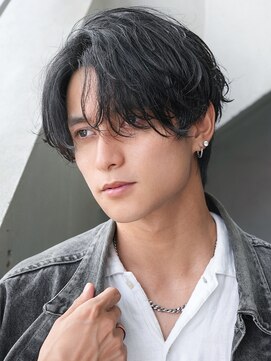 カライング(ing) スーツ短髪ツーブロック束感モテる黒髪シークレットパーマ流行