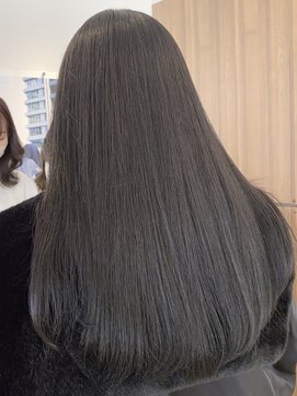 トリッカ シブヤ(TRICCA SHIBUYA) 地毛風カラー×羽エクステ80本ロング