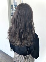 ブレイズ ザ サロン(BLAZE THE SALON)&nbsp;質感重視!!濃いめアッシュの波打つロングスタイル【BLAZE 大庭】