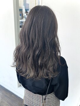 ブレイズ ザ サロン(BLAZE THE SALON) 質感重視!!濃いめアッシュの波打つロングスタイル【BLAZE 大庭】