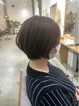 ソーコ(SOKO) 襟足すっきり丸みショート