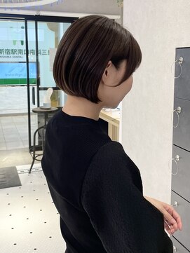 ザザ シンジュク(ZA/ZA shinjuku) シンプルな丸みボブ／オリーブブラウン