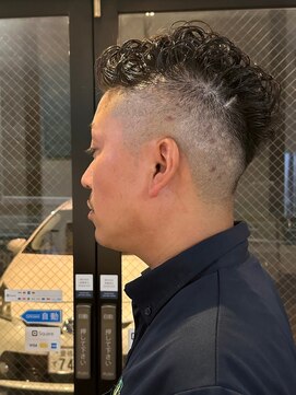シーヘアー 刈り上げショート