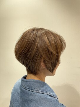 ゼル 新越谷店 ZELE 前下がりショートボブ