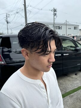 ヘアーアトリエ ラフェル(hair atelier Rafel) フェザーパーマ　センターパートマッシュ