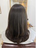 ワンカラーでオリーブベージュ＋柔らかいレイヤーカット