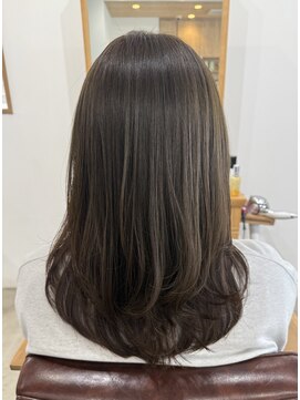 ラメル(RAMEL) ワンカラーでオリーブベージュ＋柔らかいレイヤーカット