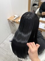 アドラーブル ココロ 新潟(adorable CoCoLo)&nbsp;大人美人ハイレイヤーぱっつん前髪黒髪ロングワイドバンク小顔