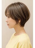 白髪ぼかしハイライト対応ショートボブ 上品ベージュ