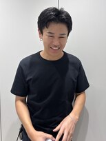 モンルル プル(mon loulou + plus)&nbsp;センターパート、メンズカット、大人メンズヘア