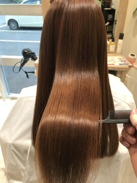 ルネッタ (Lunetta) 髪質改善ストレート&ツヤカラー