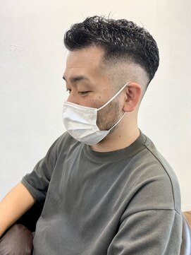 レーヴス(REVES) ナチュラルフェードクールショートヘア