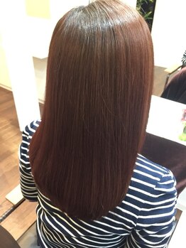 ヘアアンドメイク リヴィア(Rivia)の写真/毛先まで潤う極上の仕上がりに感動♪ダメージレスなナチュラルストレートで、柔らかな質感が叶います★