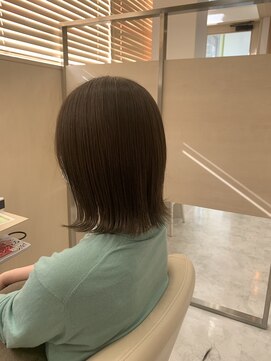 アドラーブル 長岡リバーサイド千秋店(adorable) 透明感オリーブベージュ×朝ラク外ハネボブ