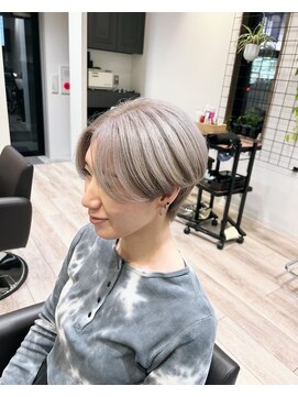 エモア(emore) ハンサムショート