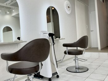 ジルヘアーニコ(jill hair nico.)の写真/【大型店にない落ち着いた空間】お手頃価格×ハイクオリティで満足度◎あなたの理想のスタイルが手に入る☆