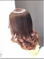 サローネデ アグスティナ バイ サンバンチ(salones de agustina by sanbanchi)&nbsp;巻き髪　　【agustina   TAKAKO】