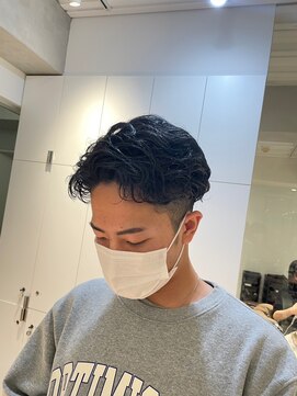 ガリカ シーム(Gallica/SEAM) 【翁長孝輔】くせ毛風七三アップバング束感短髪ツーブロック