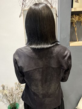 ラミエバイメルト 下北沢(lamie by melt) 村上/切りっぱなしボブ 地毛風カラー 暗髪 外ハネ 20代 30代