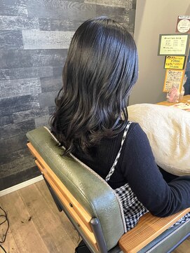 デイジー(Daisy) コテ巻きロングスタイル